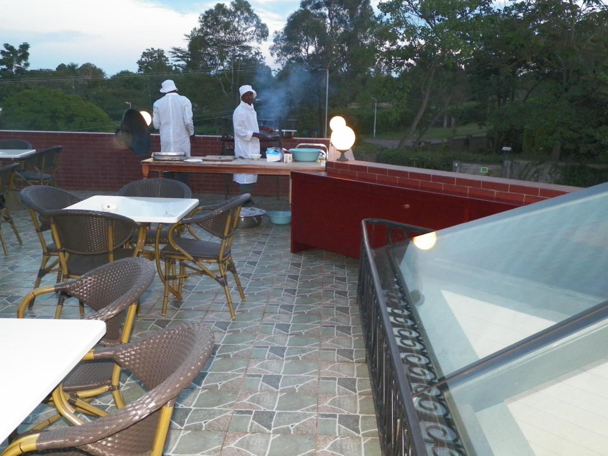 Soluxe Club International Hotel Nairobi Exterior foto